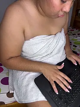 Webcam Model (Yasmine__Hayat)  is live.Free join now!