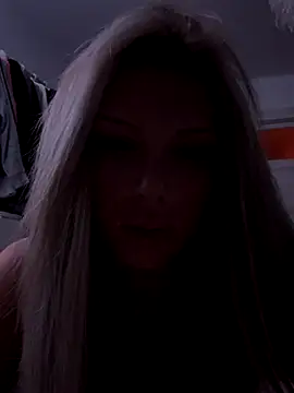 blondeeee webcam