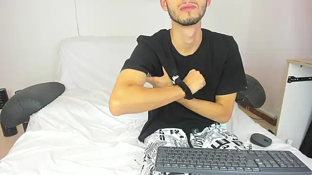 dracke_and_zara webcam