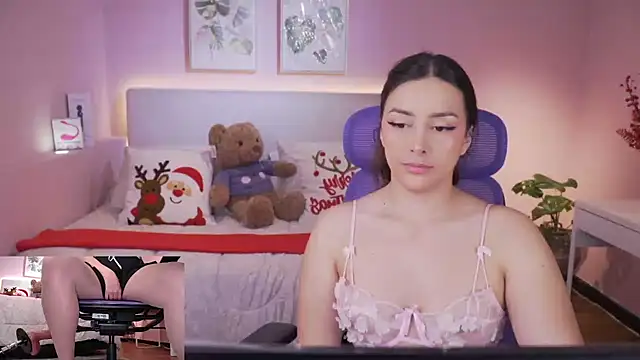 _KimberlyClars_ webcam