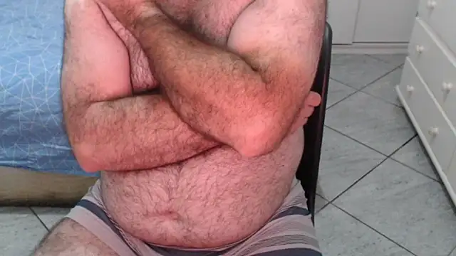 mysterbearmg (Ask my age) - CUM IN PUBLIC