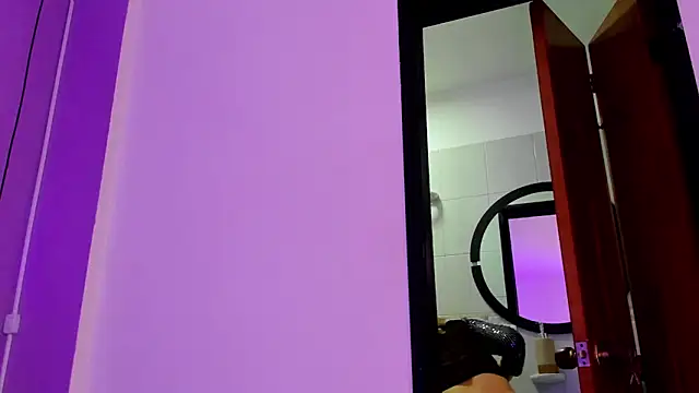 charlotte11-11 - Charlotte11-11's free webcam - UK Sex Cams