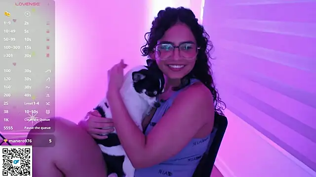 cinnamon_rosa webcam