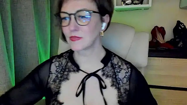 feliziadesire - FeliziaDesire's free webcam - UK Sex Cams