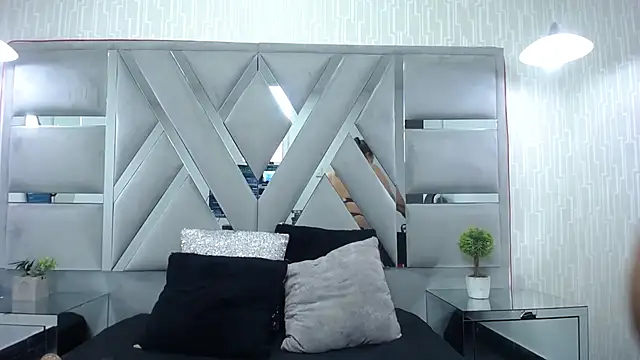 MonzerratBoyer webcam