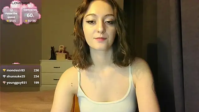 white_liillyy webcam
