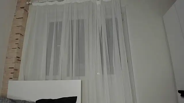 ary_mia - Ary_mia's free webcam