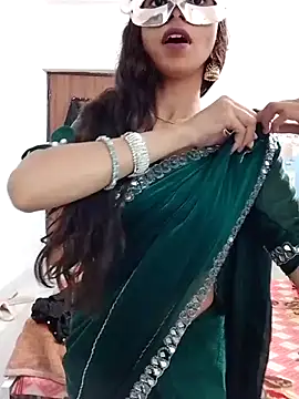 Webcam Model (Cute_Girl_27)  is live.Free join now!