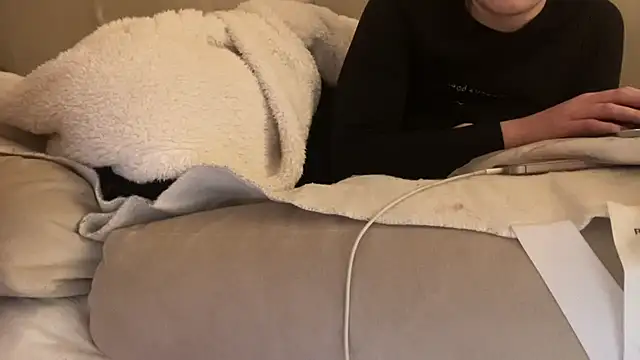 ijustturned18today webcam