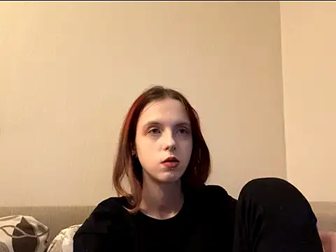 LulyClouds live cam screenshot female on WhoFuck.me — Live Sex Chat & Hookups