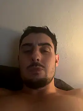 vale_187 (M young) - remove pants