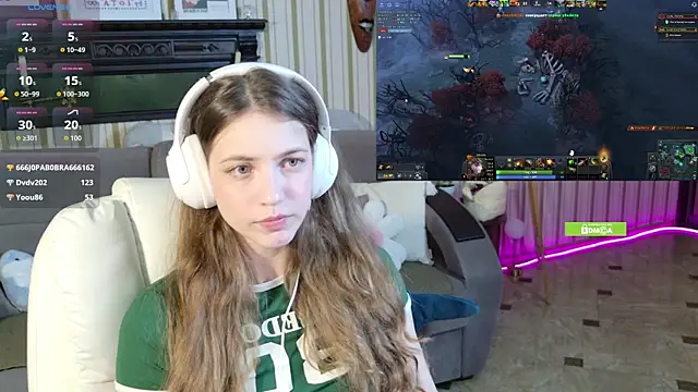 Sarah_Supershy webcam