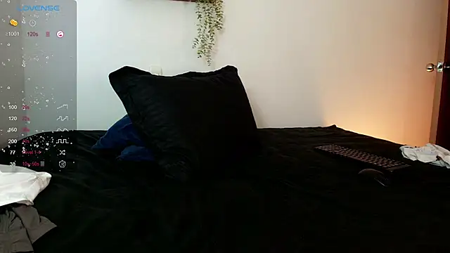 badboy_one_ (Ask my age) - take off clothes and start jerkk off