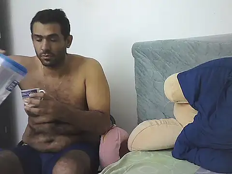 AlphaLatinoBear webcam