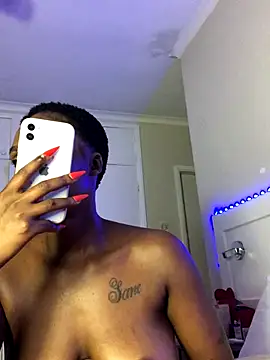 LuciousLips96 webcam