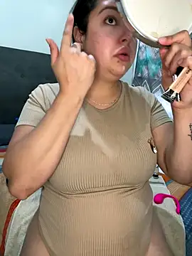 Webcam Model (MileyGia)  is live.Free join now!