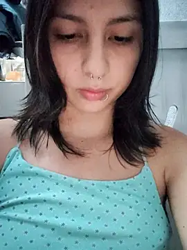 Webcam Model (Maiden-Hot)  is live.Free join now!