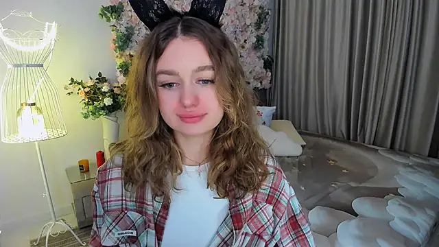 miraclecurly - MiracleCurly's free webcam