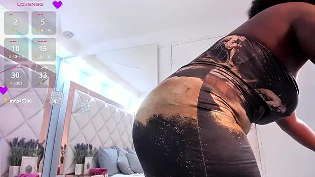 liarosee11 webcam stripchat model stream image