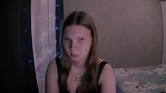nelli_lux_ webcam