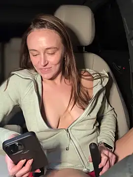 lunagirl13 (F young) - Dressing room get me naked & crazy 😈