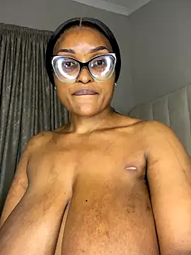 Bustygoddess32