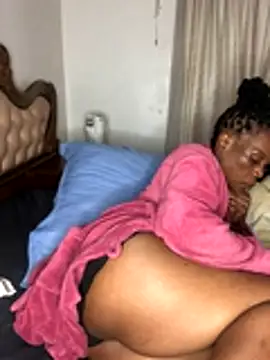 Webcam Model (Hotcougar)  is live.Free join now!