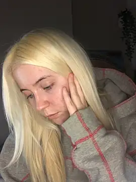 Blondie_Sofia_Essexbabe