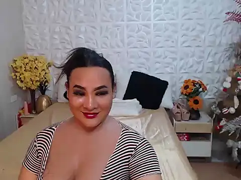 Hotcum_ella webcam