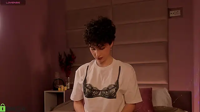 Adeline_Perle webcam