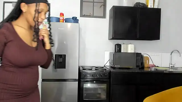 ConnieSmall24 webcam