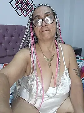 AlessandraLeroy webcam