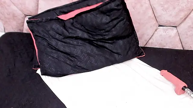 EXOTIC_EBONY_ webcam