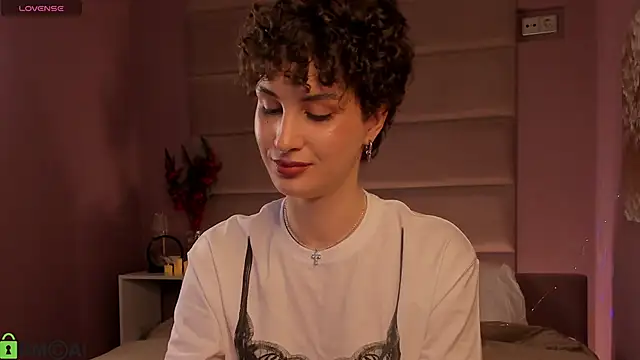 Adeline_Perle webcam