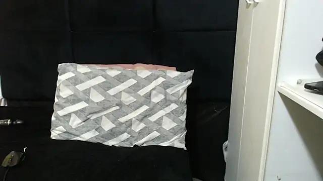 SweetHotBabby18 webcam