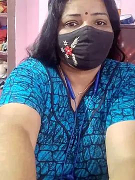 lathikaqueentamil webcam