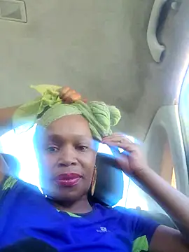 AfricanSquirtingQueen webcam