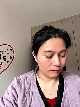 buusoom (F milf) - 大奶夹假鸡巴