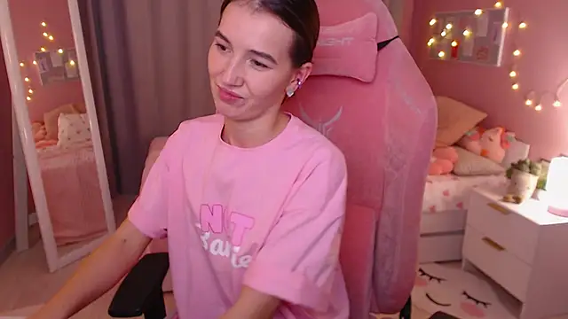 Bellla_Haddid webcam