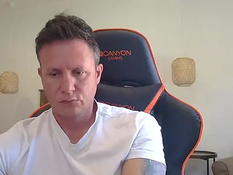 TroyDieselXXX webcam