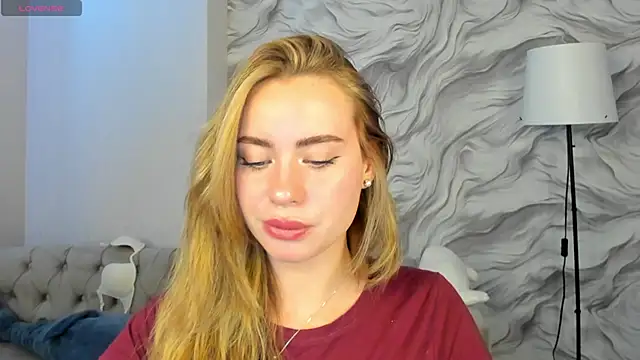 Ameli_Povilain webcam