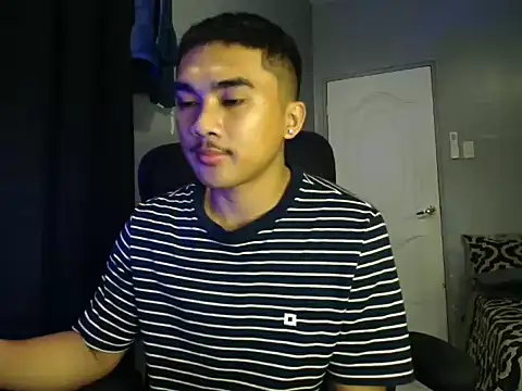 pinoyAdrianneXXX webcam