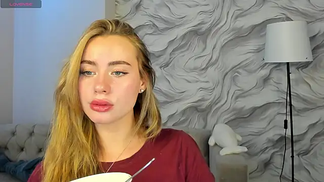 Ameli_Povilain webcam