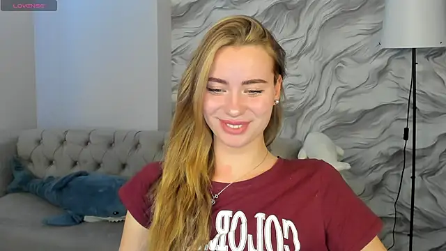 Ameli_Povilain webcam