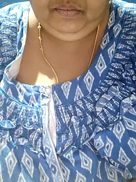 tamilthanushri webcam