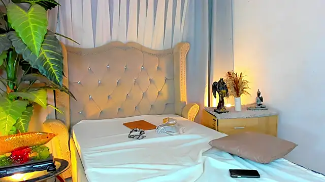 MochaliciousTransOnTop webcam