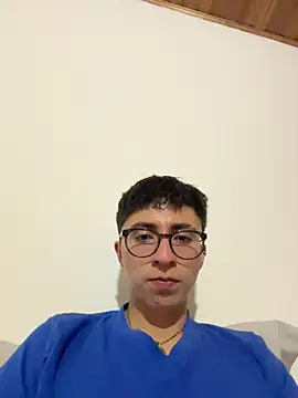 CamiRojas_boy webcam