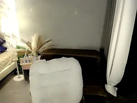 Petite_LittleKitty webcam