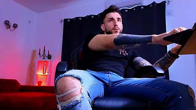 MightyAaron66 webcam