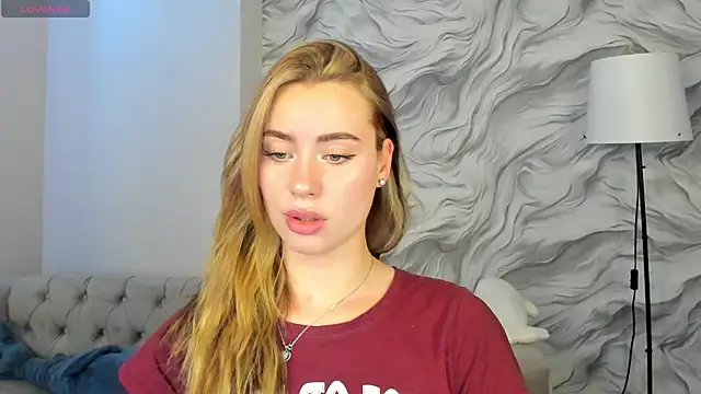 Ameli_Povilain webcam